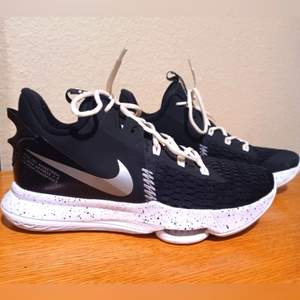 Mens Nike Lebron Athletic Shoes